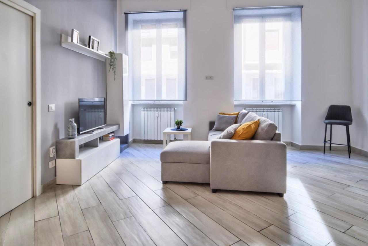 Centrale Elyon Apartment Milaan Buitenkant foto