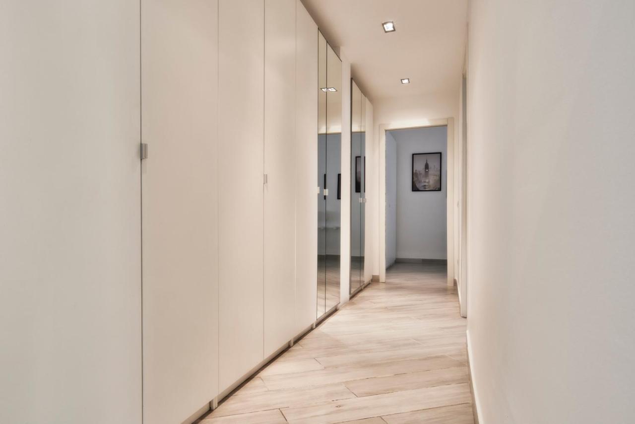 Centrale Elyon Apartment Milaan Buitenkant foto