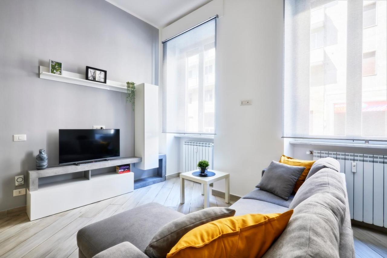 Centrale Elyon Apartment Milaan Buitenkant foto