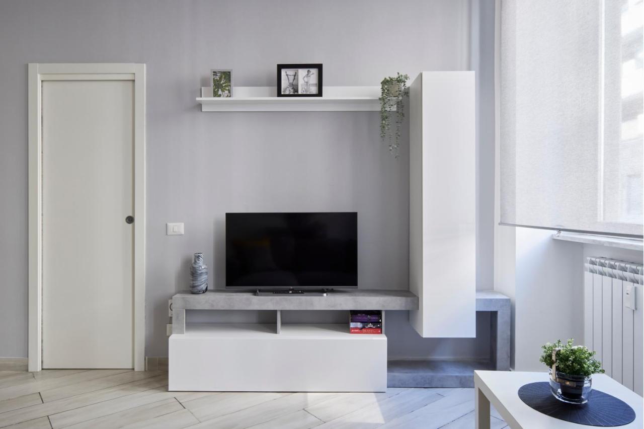 Centrale Elyon Apartment Milaan Buitenkant foto