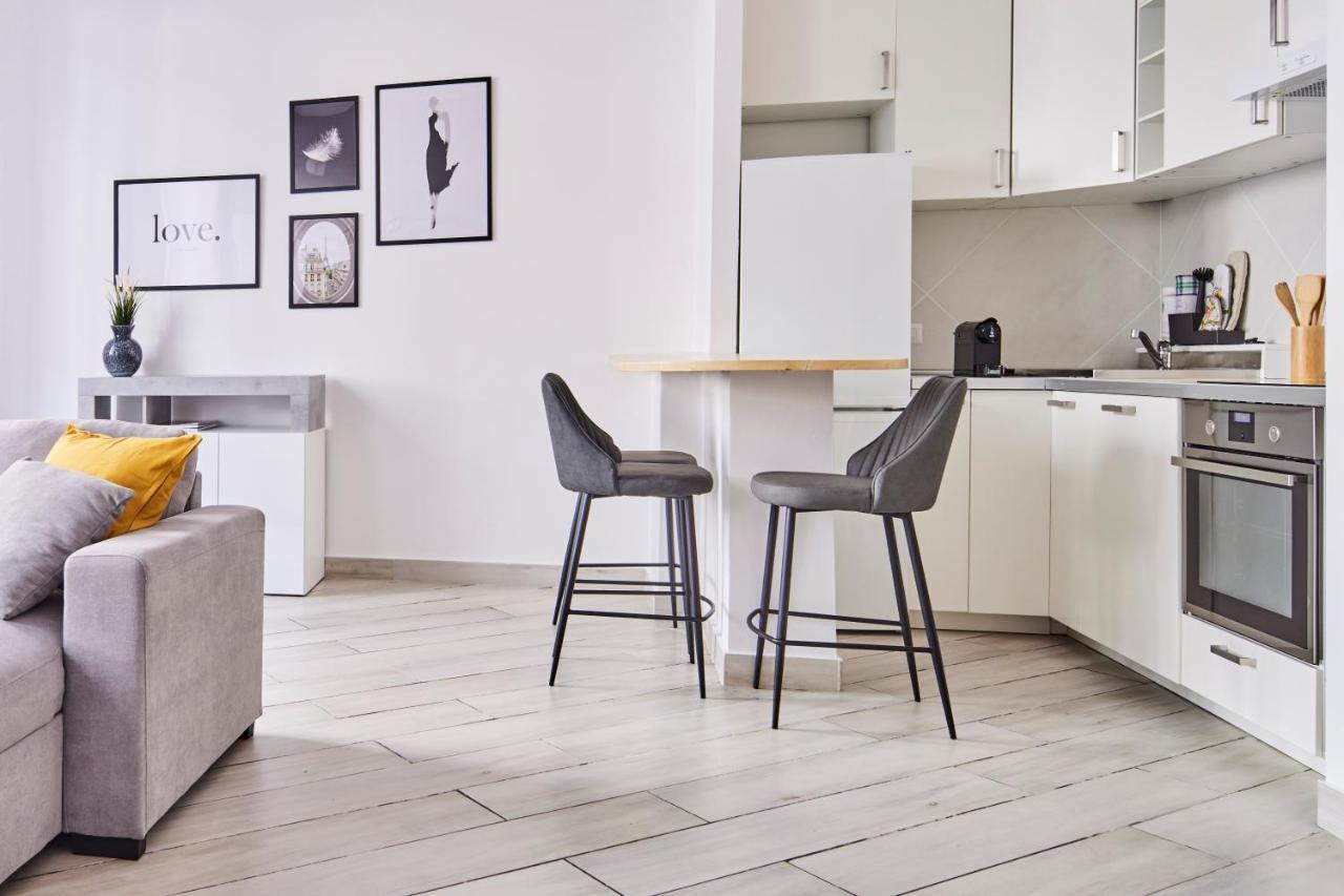 Centrale Elyon Apartment Milaan Buitenkant foto